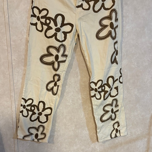 SONQ Floral Women's Boyfriend Jeans - Cream and Brown - Picture 3 of 11